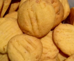 Custard and white chocolate biscuits