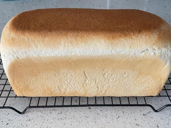White Jumbo Soft and Fluffy Bread