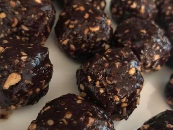 Choc Peanut Butter Bliss Balls