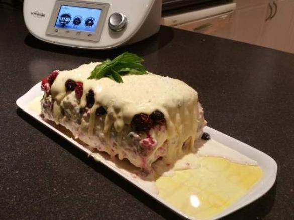 White Christmas Berry Ice cream 