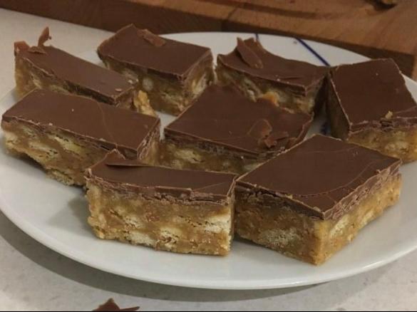Simple Caramel Slice