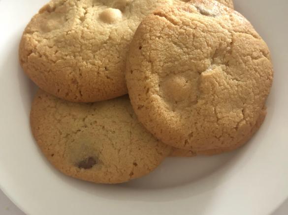 Omi's Choc-Chip Cookies