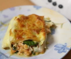 Fresh Mozzarella, Spinach and Basil Lasagna (Low FODMAP)