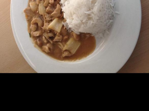 Thai cashew chicken