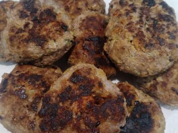 Deb's Rissoles, darl!