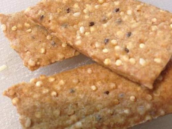 Quinoa crackers
