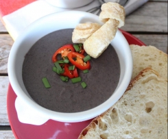 Caldo de feijao preto (Black bean soup)