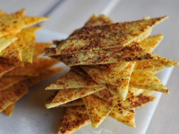 Polenta Crackers with Spicy Mexican Topping