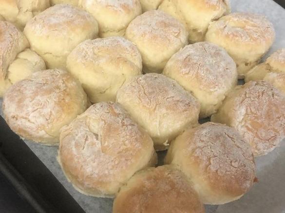 Light lemonade scones