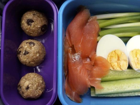 Healthy "Raw Cookie Dough" Bites for Back to School