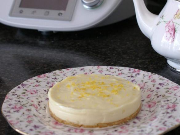 Quick, simple, tasty  lemon cheese cake