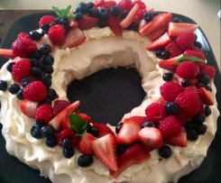 Christmas Wreath Berry Pavlova