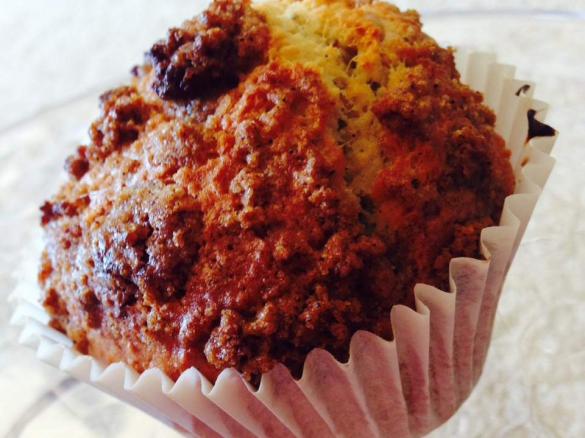 APPLE STRUDEL MUFFINS