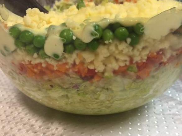 Layered bacon & lettuce salad