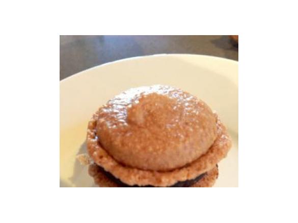 Chocolate Macarons (Nicolas Buchy)