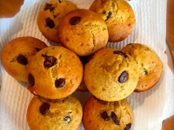 Sour Cream & Choc Chip Muffins