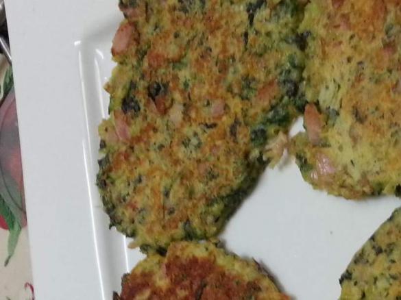 Bacon,eggs and kale breakfast pancakes