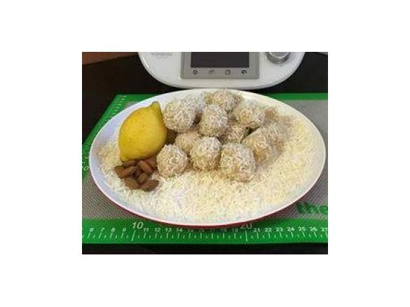 Raw Lemon & Coconut Bites