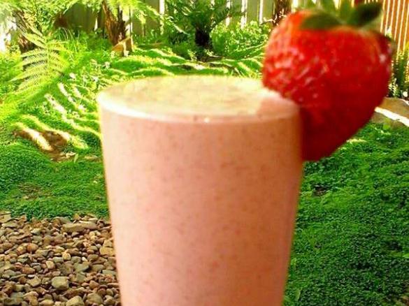 Dairy free strawberry smoothie