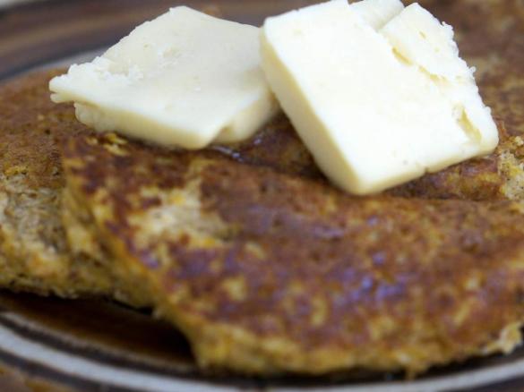 Paleo Pumpkin (or banana) Pancakes (GAPS, Gluten/Grain/Dairy Free)