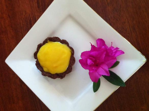 Chocolate tart with lemon curd filling