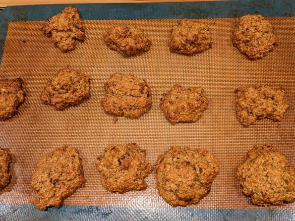 Oat, date and banana cookies (no sugar)