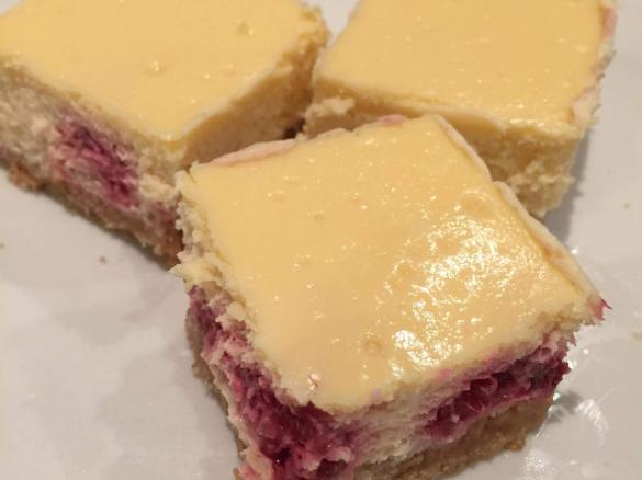 White Chocolate Raspberry Cheesecake Slice