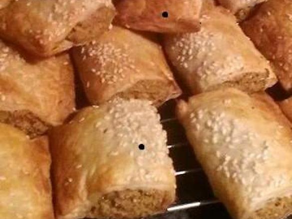 Vegan sausage rolls