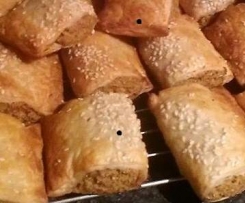 Vegan sausage rolls