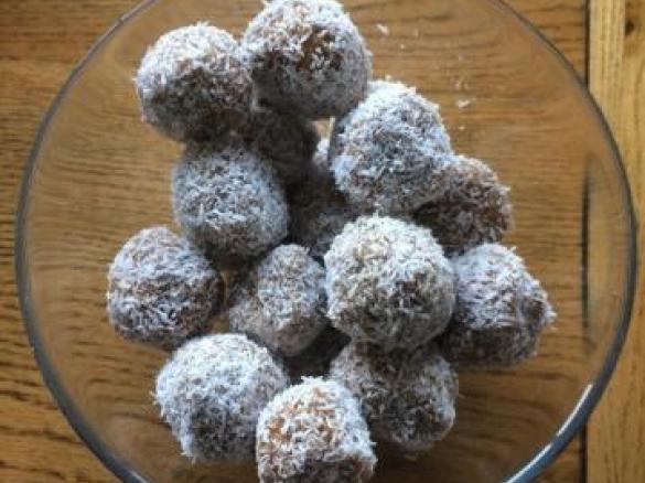 Apricot, Date & Coconut Bliss Balls