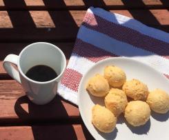 Brazilian Cheesy buns (Pão de Queijo)