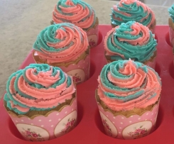 Amazing Rainbow Cupcakes