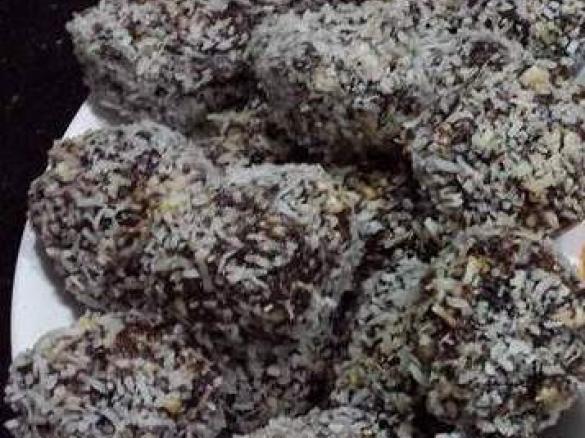 Date & Currant Bliss Balls