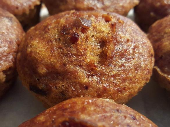 STICKY DATE CHRISTMAS PUDDINGS