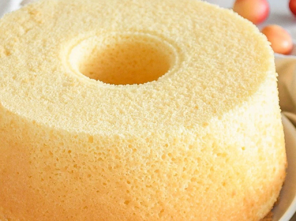 Chiffon Cake by Levi