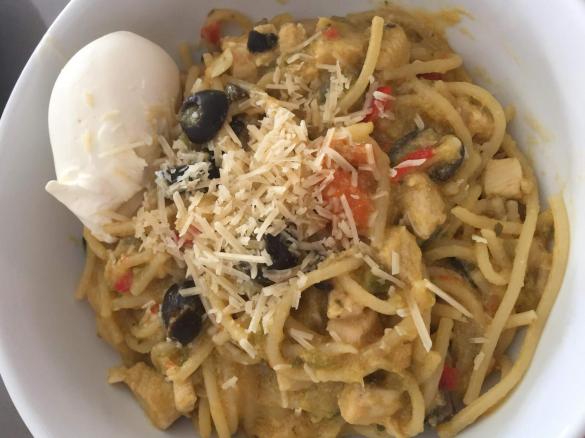 Creamy chicken pasta, served with sour cream. 