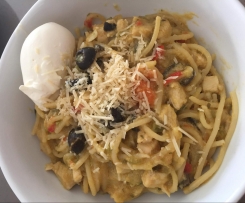 Creamy chicken pasta, served with sour cream. 