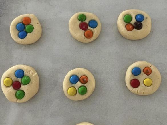 Mini M&M cookies
