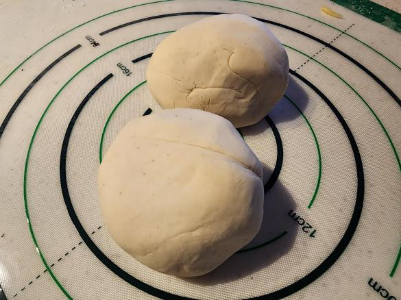 Gluten free pizza base (thin crust)