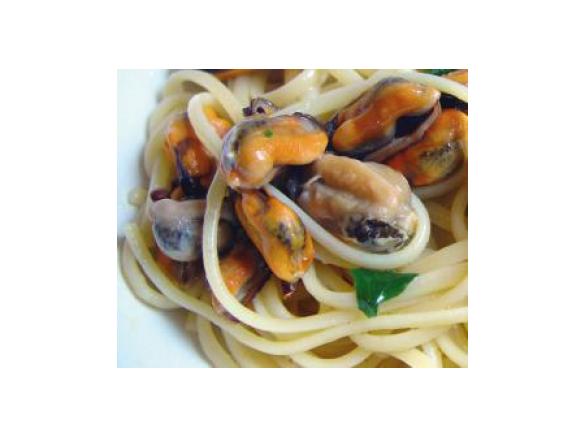 Linguini with Mussels and Zucchini