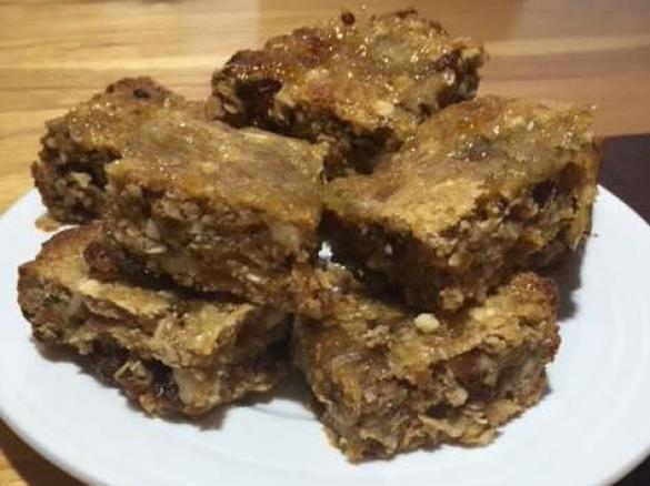 Heidi's Delicious Fruit and Nut Slice 