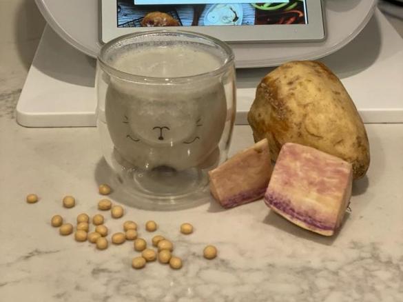 Purple sweet potato soymilk