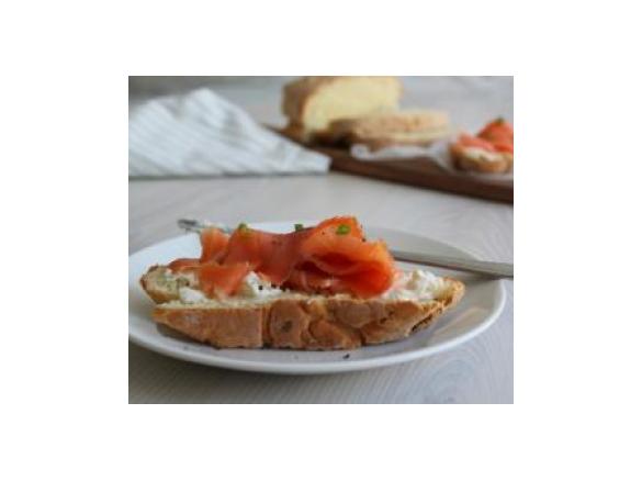 Home-style spring onion soda bread