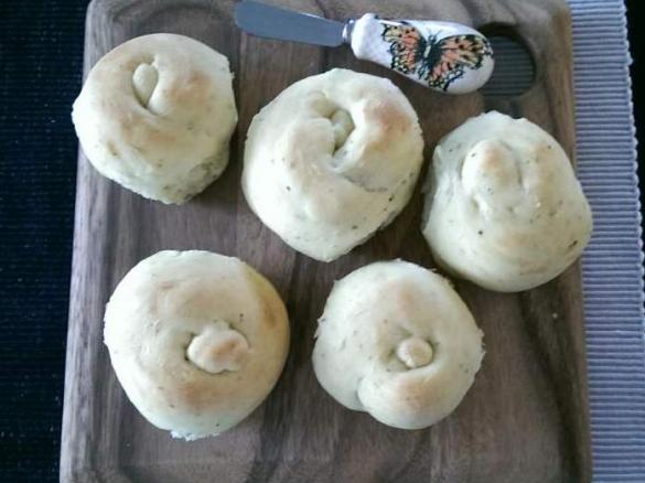 Cheese & Basil Knots