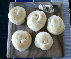 Cheese & Basil Knots
