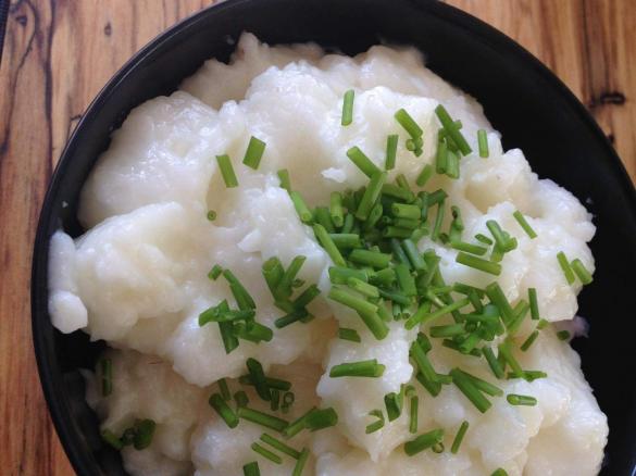 Toum - Lebanese Garlic Sauce