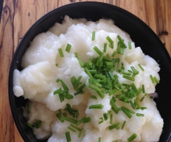 Toum - Lebanese Garlic Sauce