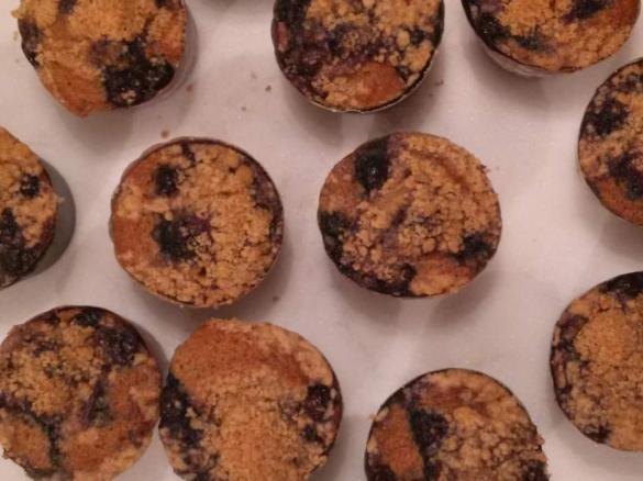 Super Moist Pear & Blueberry Muffins