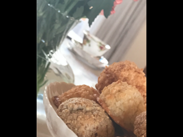 Coconut Macaroons (inspired by Donna Hay)