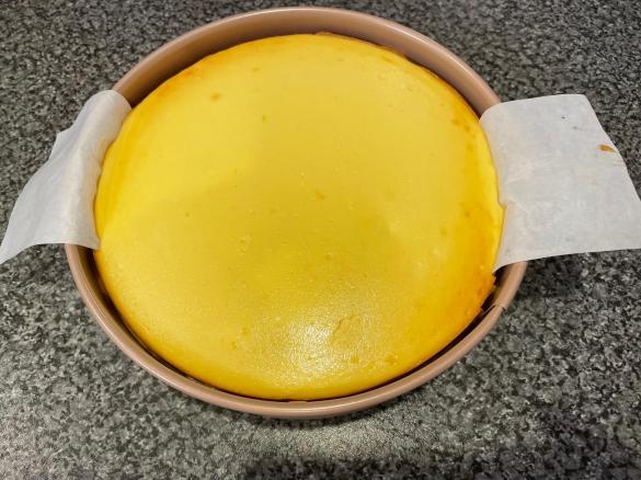 Rasberries choclate suace cheese cake